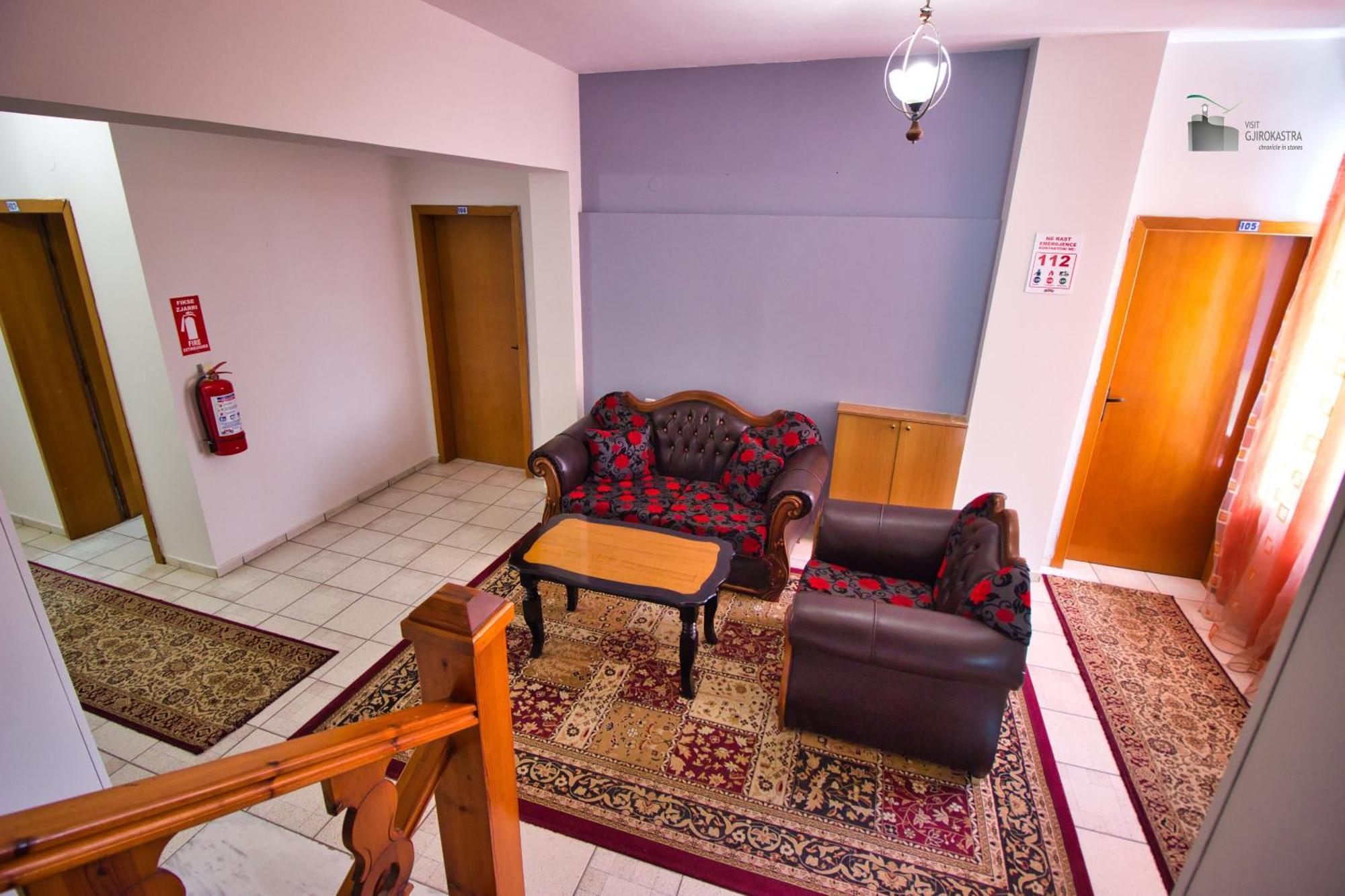 Hotel Parku I Palmave Gjirokastër Exteriör bild